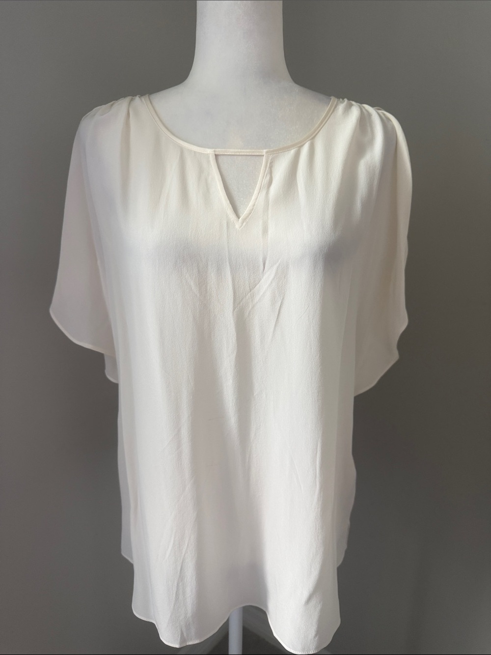 WHITE HOUSE BLACK MARKET Silk Flutter Sleeve Blouse Ivory Size Medium